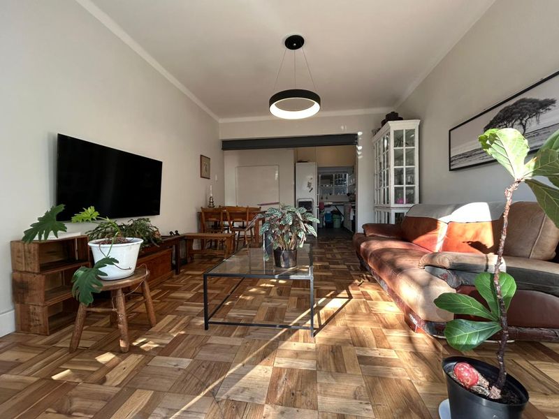 Two Bedroom ground Floor apartment with private garden in Claremont - Photo 2