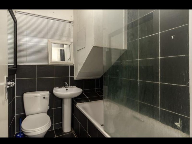 Chic 1-Bedroom Rental in Green Point Fully furnished - Photo 6