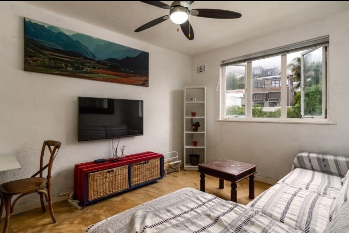 Chic 1-Bedroom Rental in Green Point Fully furnished - Photo 5