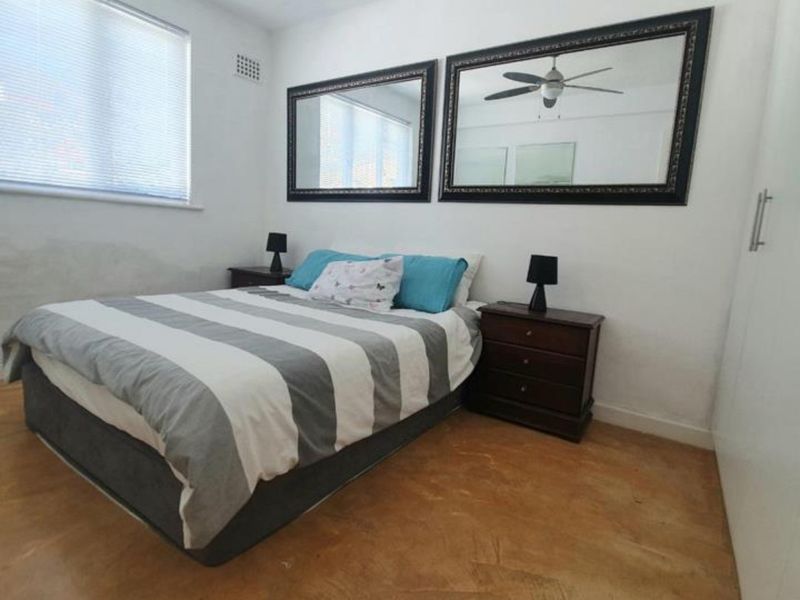Chic 1-Bedroom Rental in Green Point Fully furnished - Photo 4
