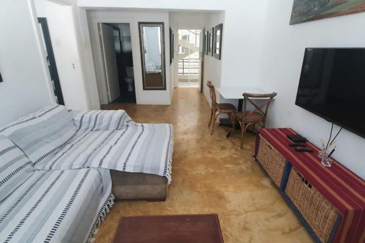 Chic 1-Bedroom Rental in Green Point Fully furnished - Photo 3