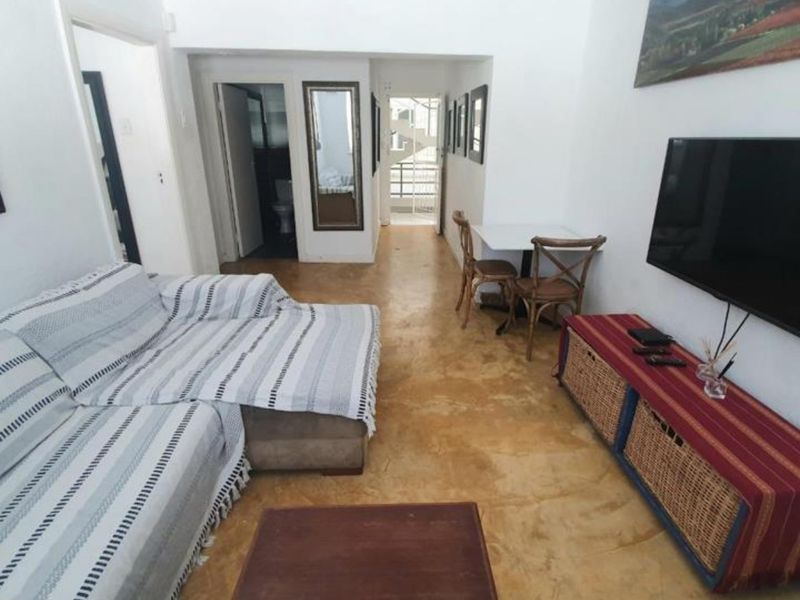 Chic 1-Bedroom Rental in Green Point Fully furnished - Photo 3