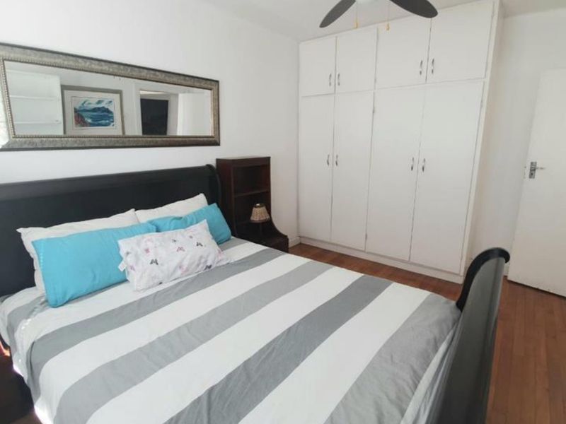 Chic 1-Bedroom Rental in Green Point Fully furnished - Photo 2