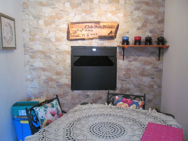 Elegant & Spacious 3-Bedroom Home with Indoor & Outdoor Braai - Photo 7