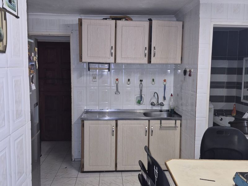 Freestanding Pending Sale In Durban - Photo 10