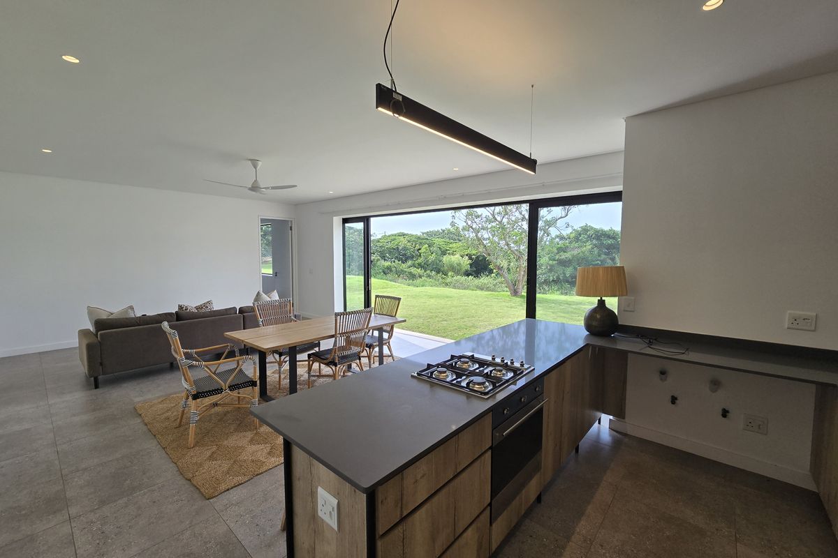 Pet friendly 3 bedroom Free Standing Home in Elaleni Gardens! - Photo 3