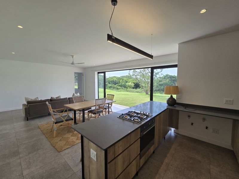 Pet friendly 3 bedroom Free Standing Home in Elaleni Gardens! - Photo 3