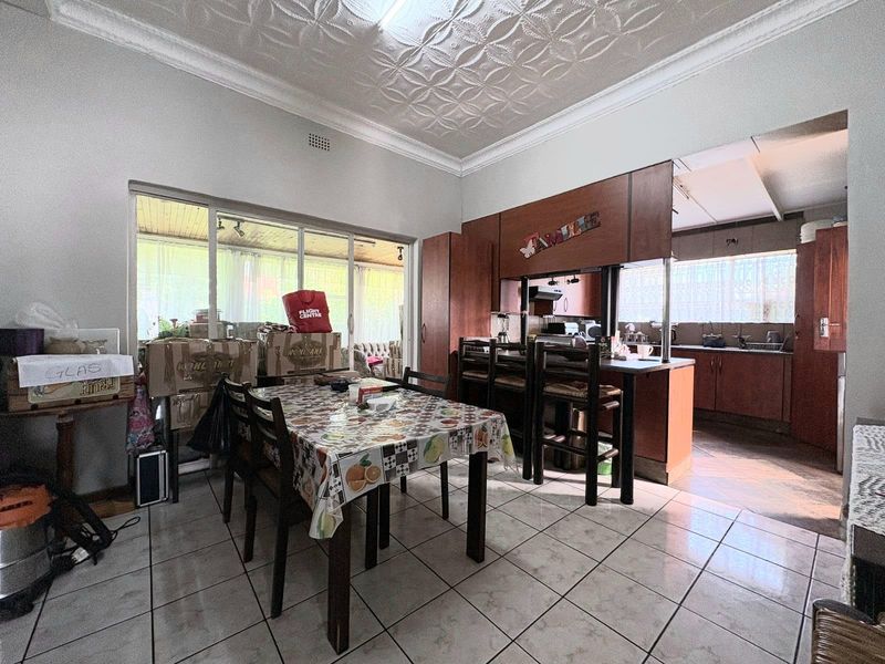 Property with business rights! - Photo 8