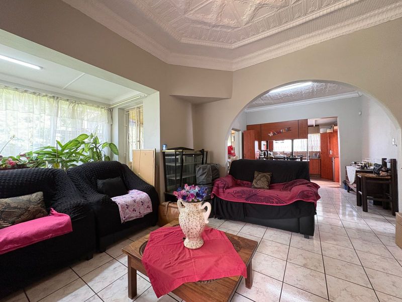 Property with business rights! - Photo 5