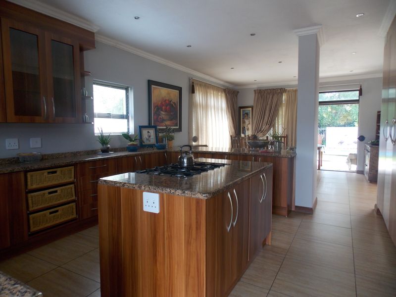 Luxury Wildlife Living Meets Modern Comfort in Leloko Lifestyle Estate - Photo 8