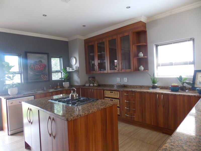 Luxury Wildlife Living Meets Modern Comfort in Leloko Lifestyle Estate - Photo 7