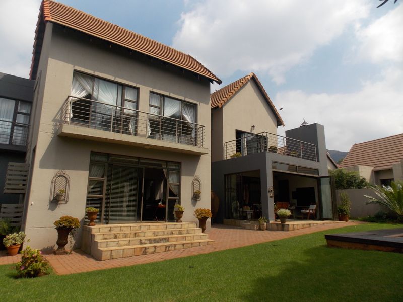 Luxury Wildlife Living Meets Modern Comfort in Leloko Lifestyle Estate - Photo 2