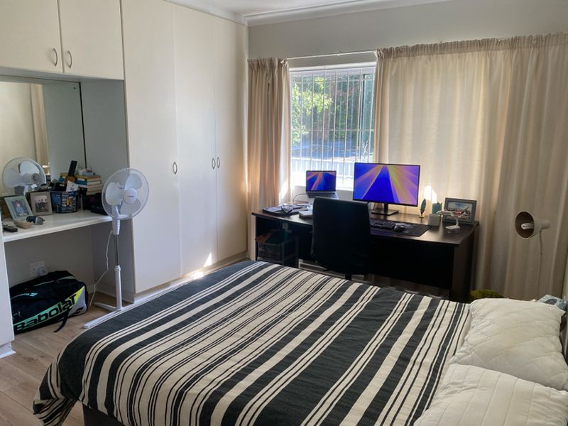 two Bedroom Two bathroom with garage in the heart of Newlands - Photo 8