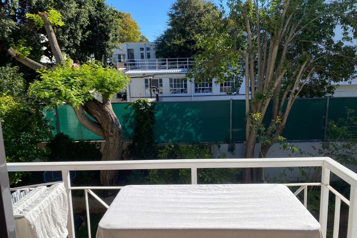 two Bedroom Two bathroom with garage in the heart of Newlands - Photo 5