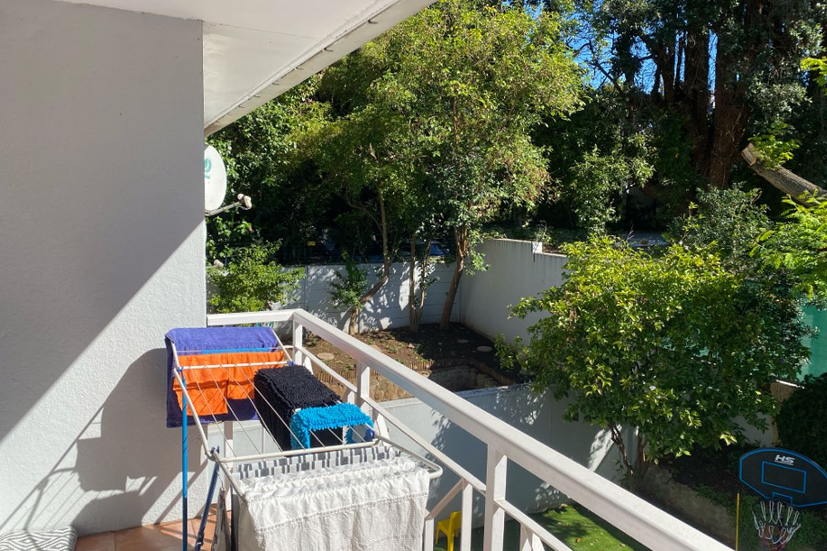 two Bedroom Two bathroom with garage in the heart of Newlands - Photo 4