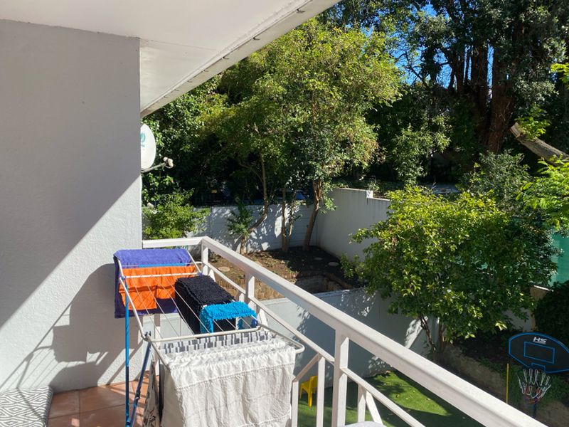 two Bedroom Two bathroom with garage in the heart of Newlands - Photo 4