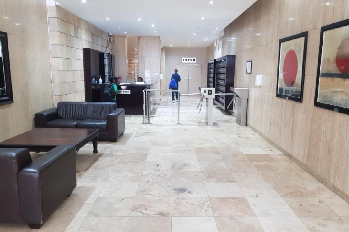 Beautiful 2 Bedroom Rental in City center Fully furnished - Photo 4