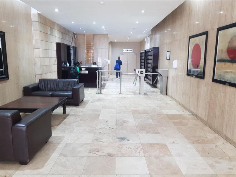 Beautiful 2 Bedroom Rental in City center Fully furnished - Photo 4