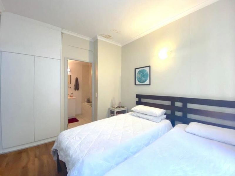 Beautiful 2 Bedroom Rental in City center Fully furnished - Photo 9