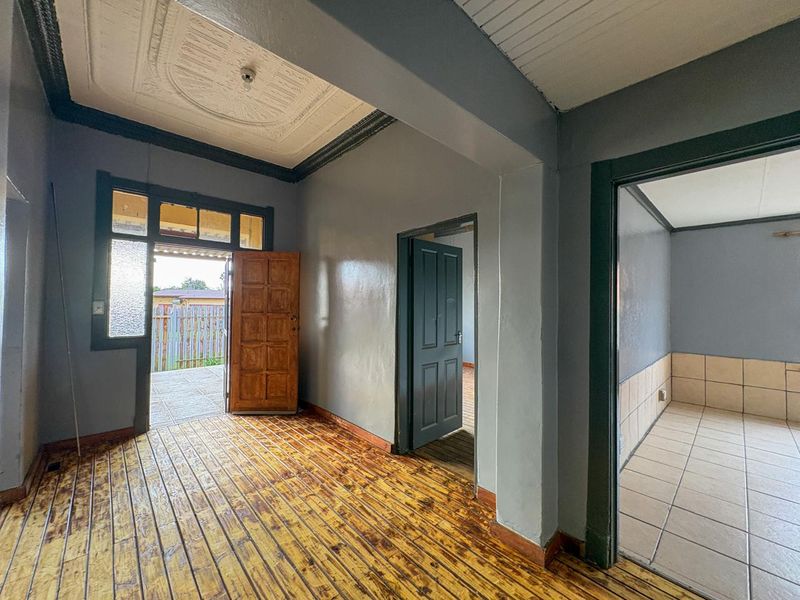 Spacious 2-Bedroom Home Available Immediately - Photo 6