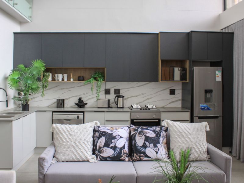 New York-Style 3 Bed Loft | High-Yield Investment | Short-Term Rentals Allowed - Photo 2