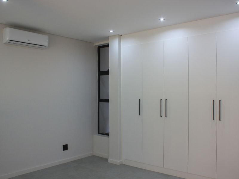 New York-Style 3 Bed Loft | High-Yield Investment | Short-Term Rentals Allowed - Photo 5