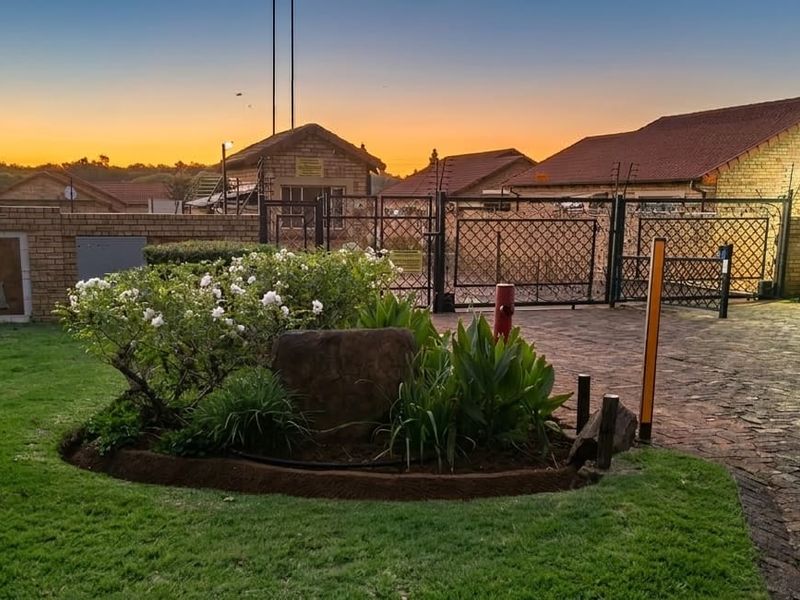 2 bedroom Townhouse for sale - Photo 3