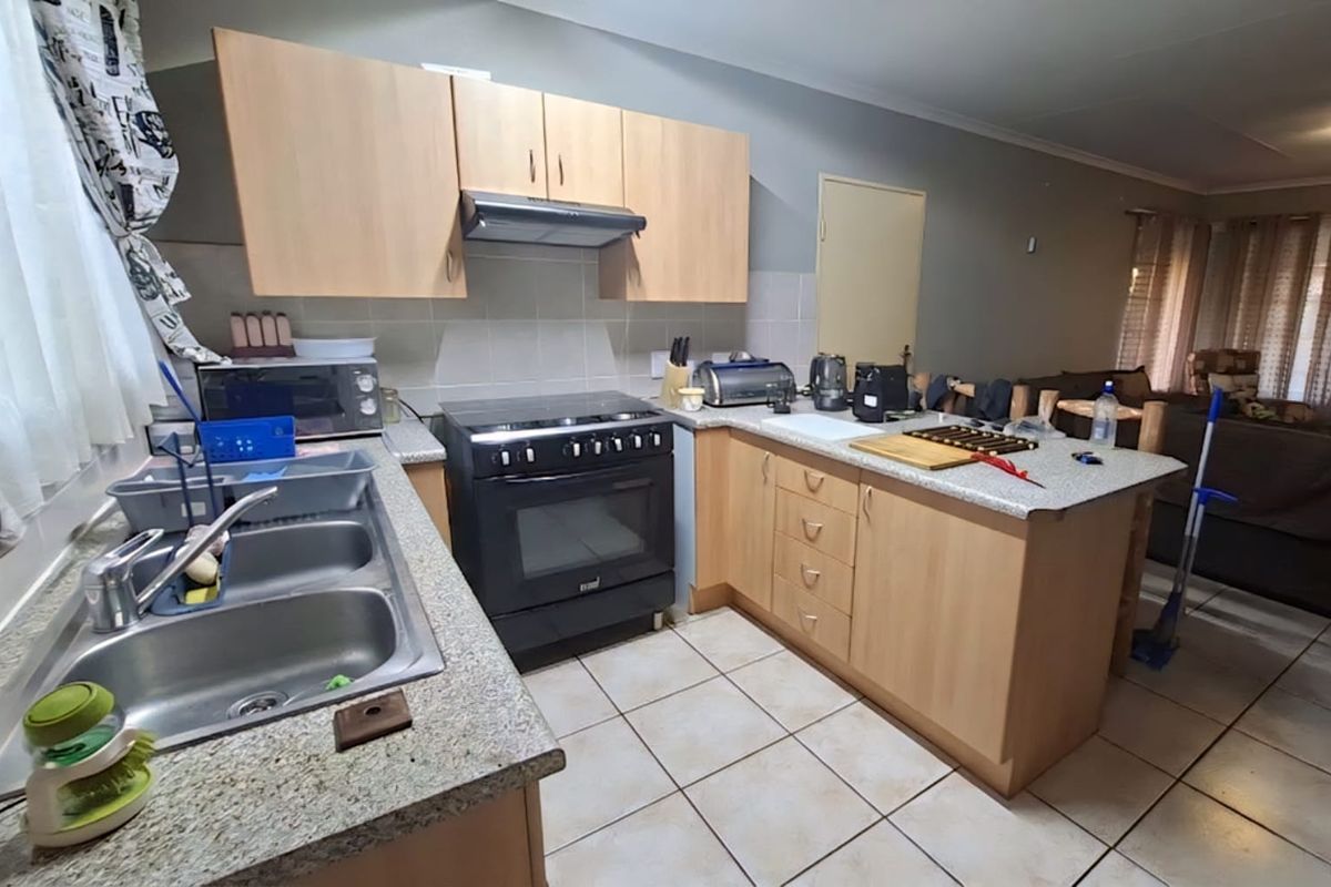 2 bedroom Townhouse for sale - Photo 4