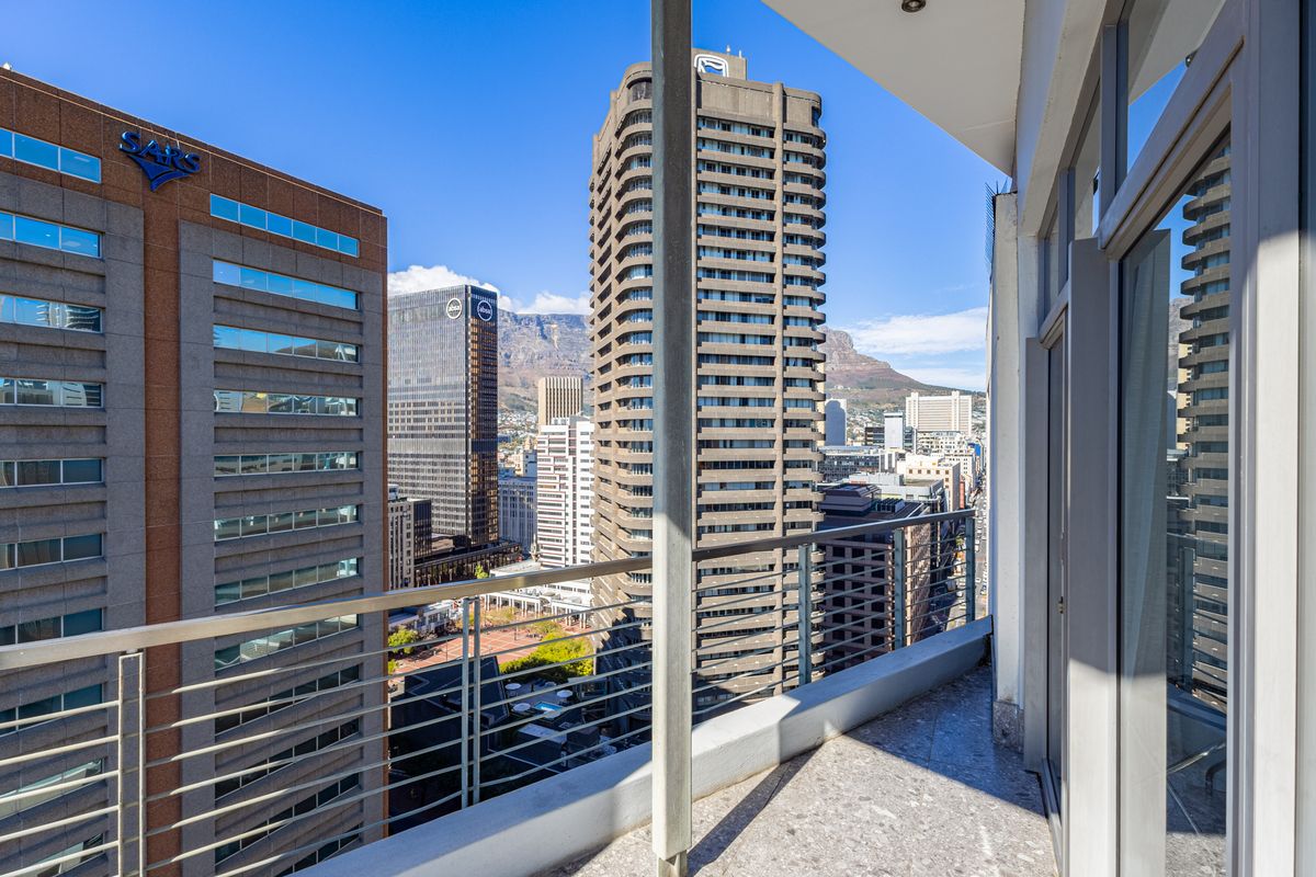 Icon Penthouse | 180° Views | Fully Furnished - Photo 3