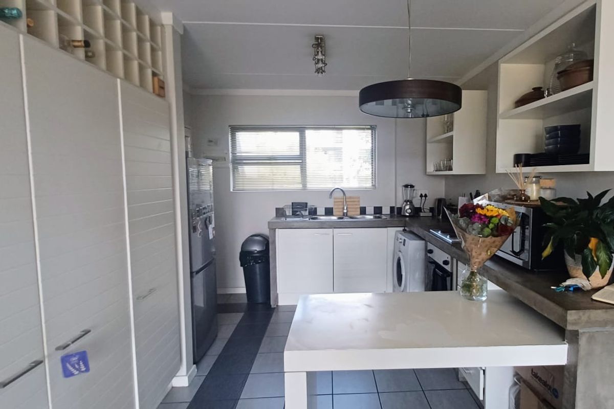 Sectional Title Rental Monthly In Sandton - Photo 3