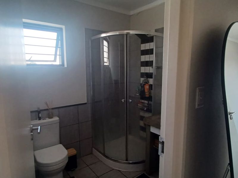 Sectional Title Rental Monthly In Sandton - Photo 5