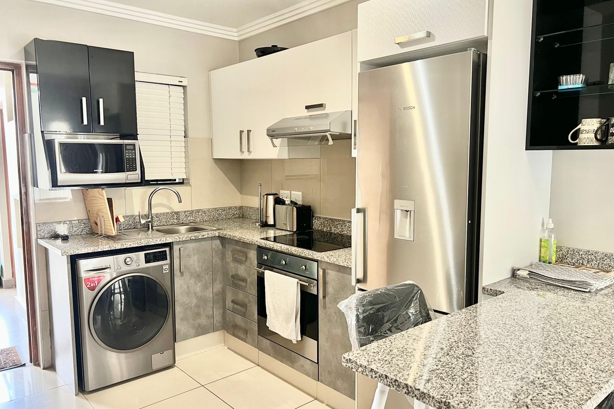 Fully Furnished 2 Bedroom Apartment in The Madison – Stylish Living with Premium Amenities - Photo 3