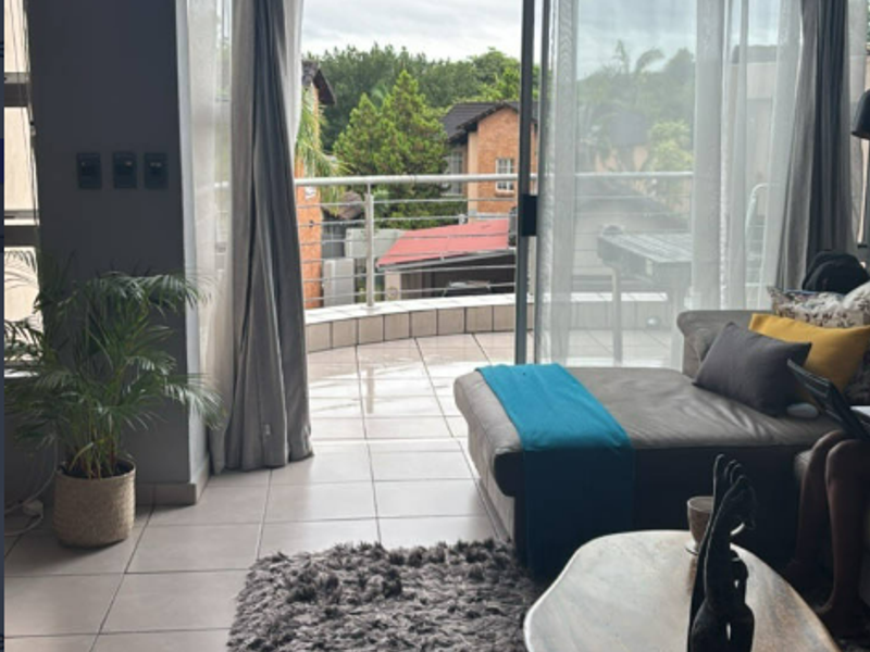 1 BEDROOM APARTMENT TO LET IN SECURE COMPLEX - Photo 3