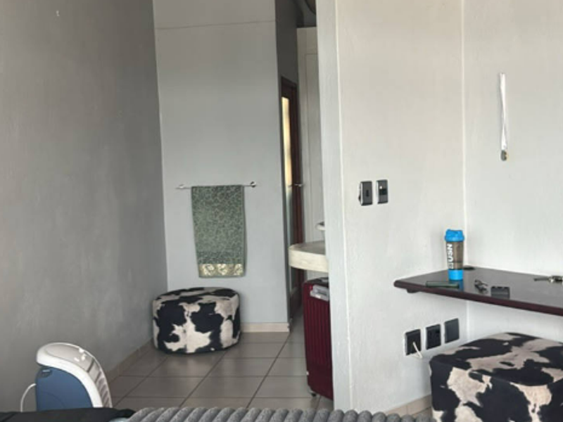 1 BEDROOM APARTMENT TO LET IN SECURE COMPLEX - Photo 7