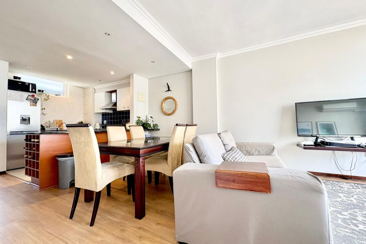 Prime Umhlanga Apartment – Perfect for Coastal Living & Airbnb Returns - Photo 5