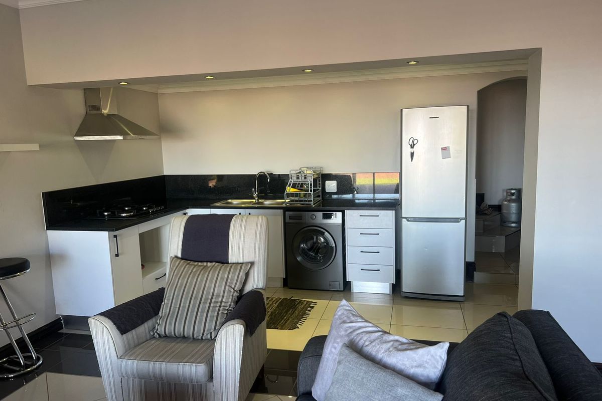 Stylish Furnished 1.5 Bedroom Apartment with Scenic Views in Secure Area - Photo 5