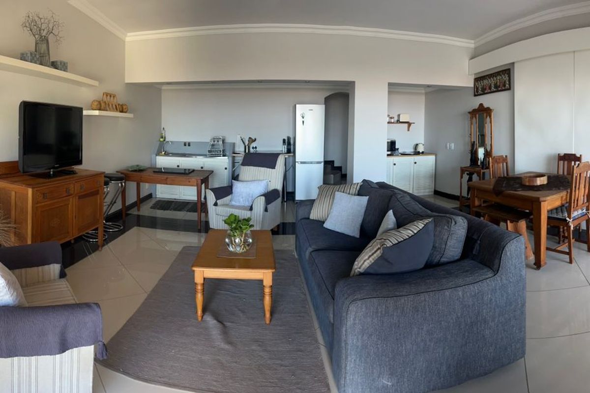 Stylish Furnished 1.5 Bedroom Apartment with Scenic Views in Secure Area - Photo 2