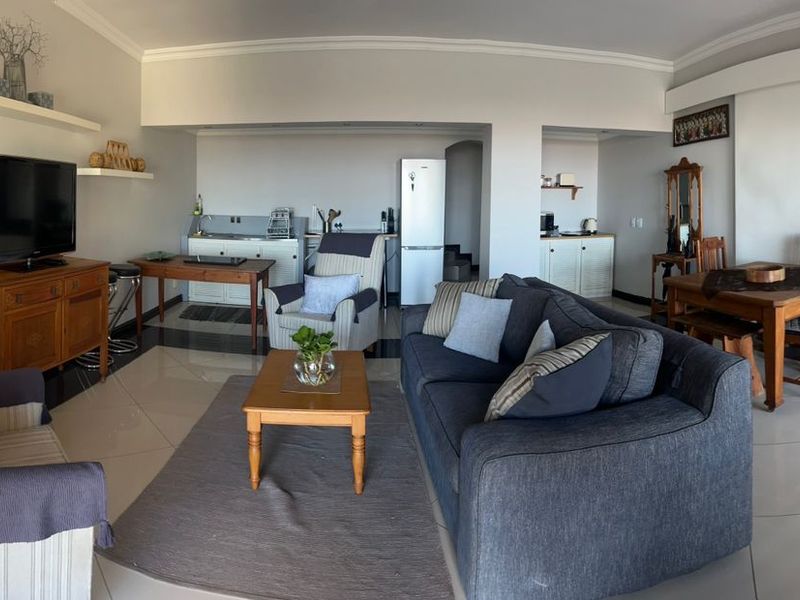 Stylish Furnished 1.5 Bedroom Apartment with Scenic Views in Secure Area - Photo 2