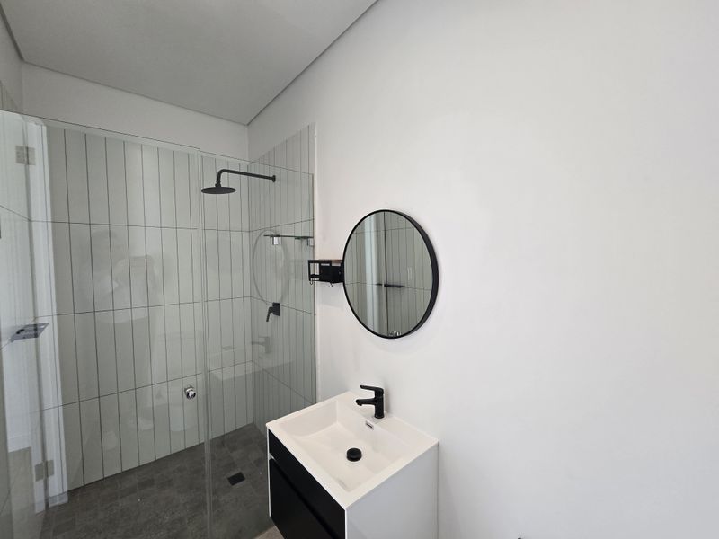 Pet friendly 2 bedroom Free Standing Home in Elaleni Gardens! - Photo 8