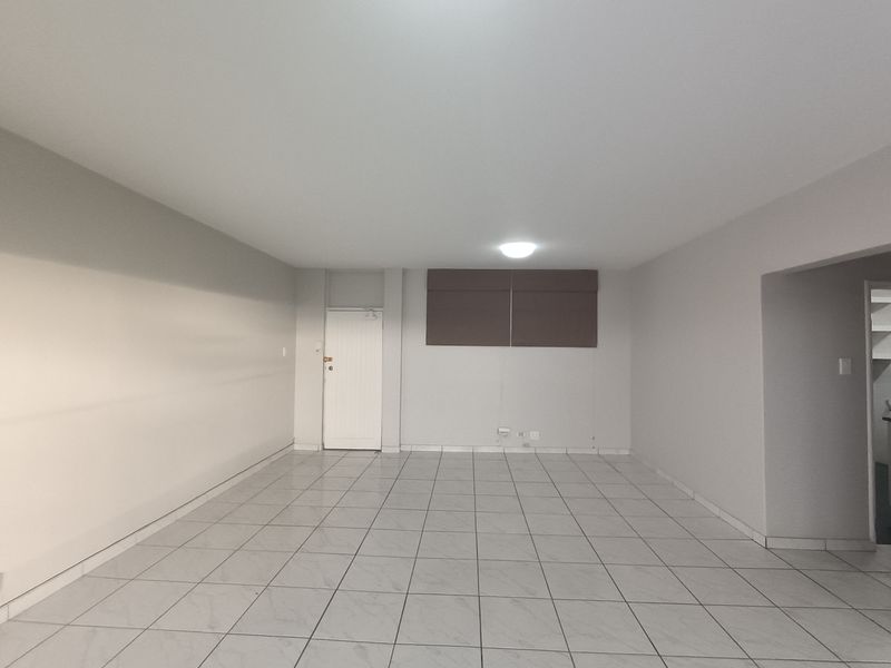 Sea View Living in the Heart of Umhlanga – Space, Views & Lifestyle - Photo 5