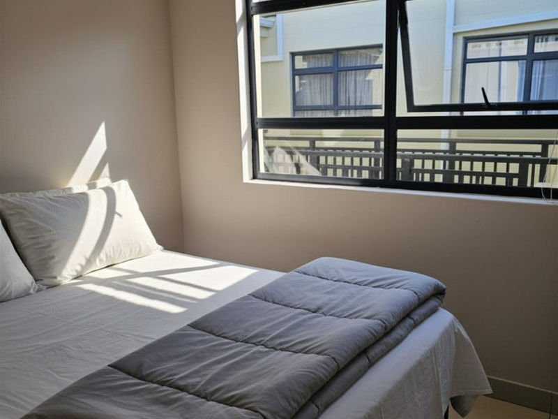 Modern Lock-Up-and-Go Apartment – Ideal for Investment or Student Living - Photo 5