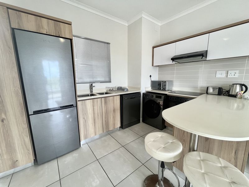 Fully Furnished 1-Bedroom Apartment with Beautiful Views in the Heart of Ballito! - Photo 2