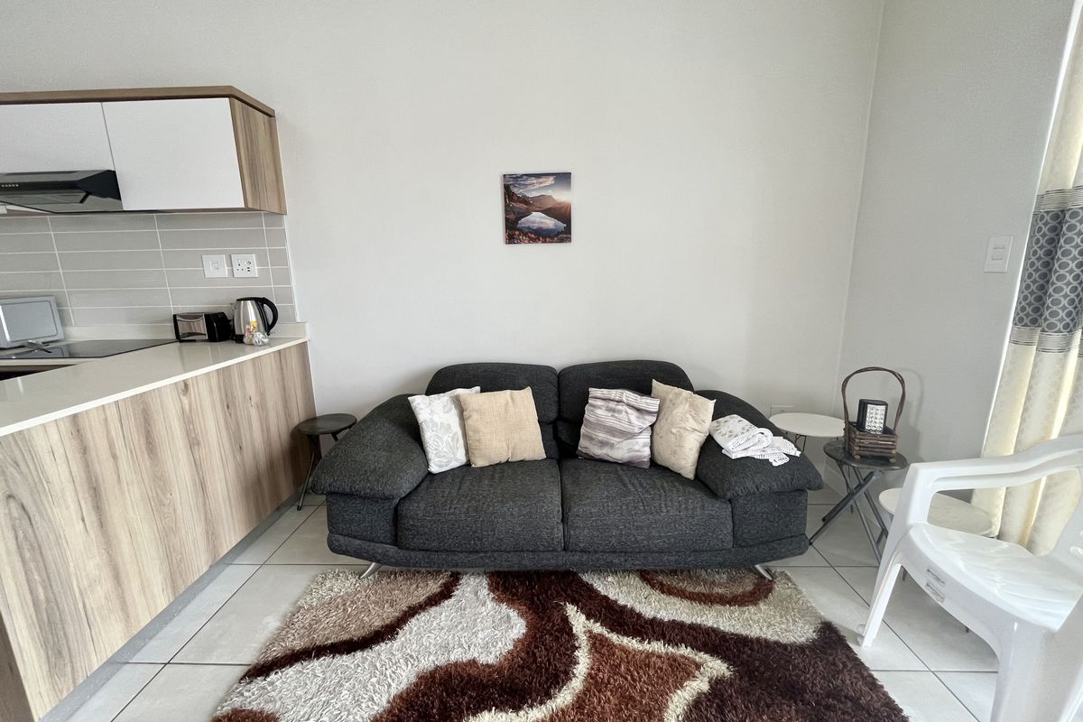 Fully Furnished 1-Bedroom Apartment with Beautiful Views in the Heart of Ballito! - Photo 4