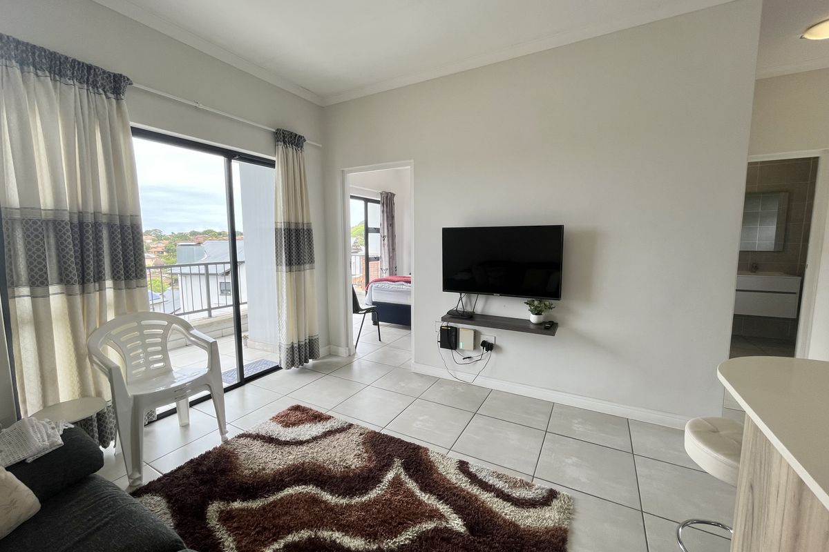 Fully Furnished 1-Bedroom Apartment with Beautiful Views in the Heart of Ballito! - Photo 5