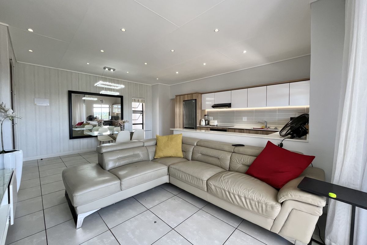 Stylish Living in Ballito Hills Estate – Fully Furnished 2-Bedroom Retreat! - Photo 3