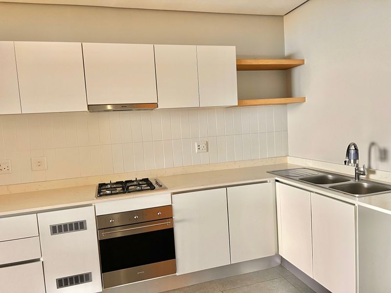 Top Floor 2 Bed with Forest Views in Elaleni – Light-Filled, Private & Move-In Ready - Photo 6