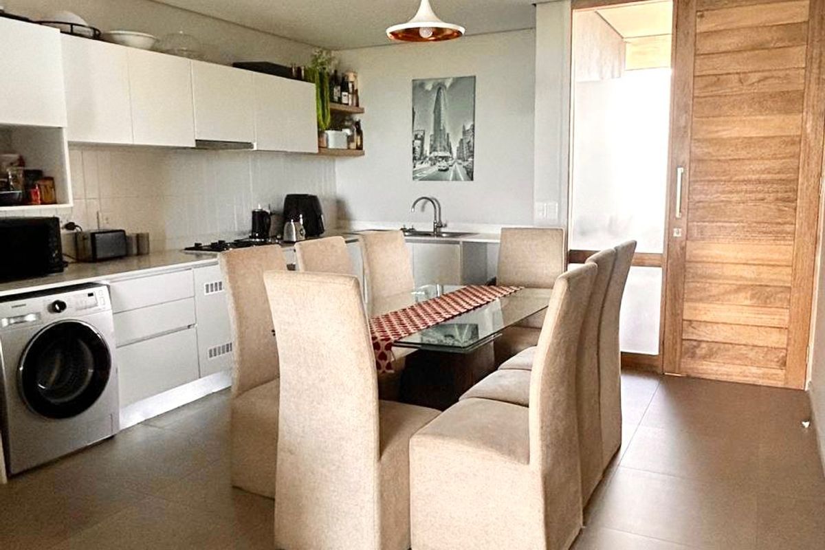 Top Floor 2 Bed with Forest Views in Elaleni – Light-Filled, Private & Move-In Ready - Photo 3