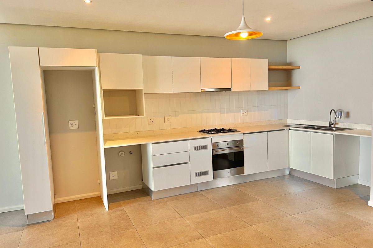 Top Floor 2 Bed with Forest Views in Elaleni – Light-Filled, Private & Move-In Ready - Photo 4