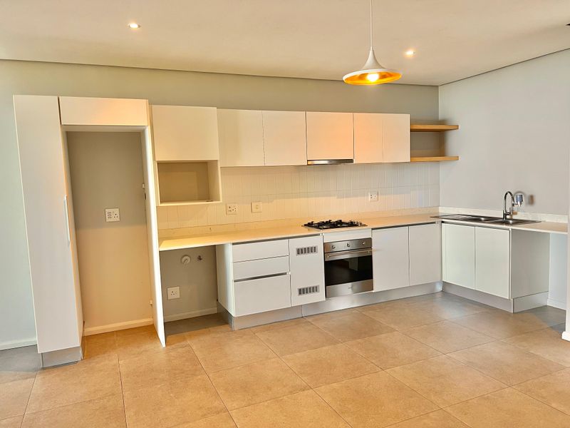 Top Floor 2 Bed with Forest Views in Elaleni – Light-Filled, Private & Move-In Ready - Photo 4