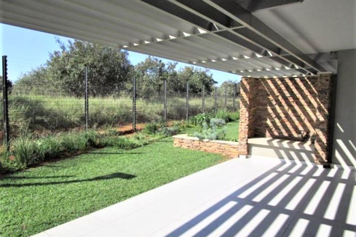 PRIVATE GROUND FLOOR UNIT WITH SCENIC FOREST VIEWS - Photo 2